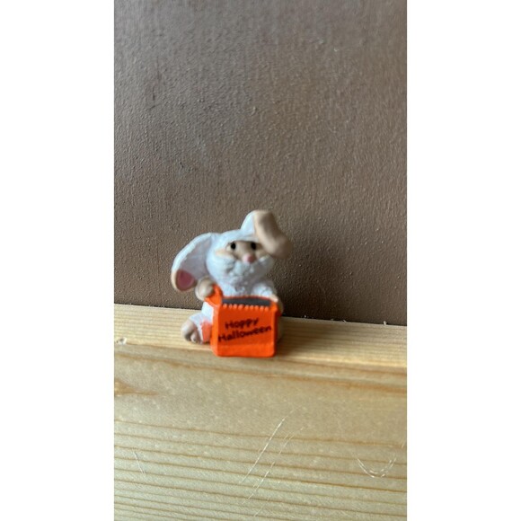 1991 HALLMARK HOPPY HALLOWEEN BUNNY RABBIT MUMMY COSTUME MERRY MINIATURE (H122) - Picture 1 of 3